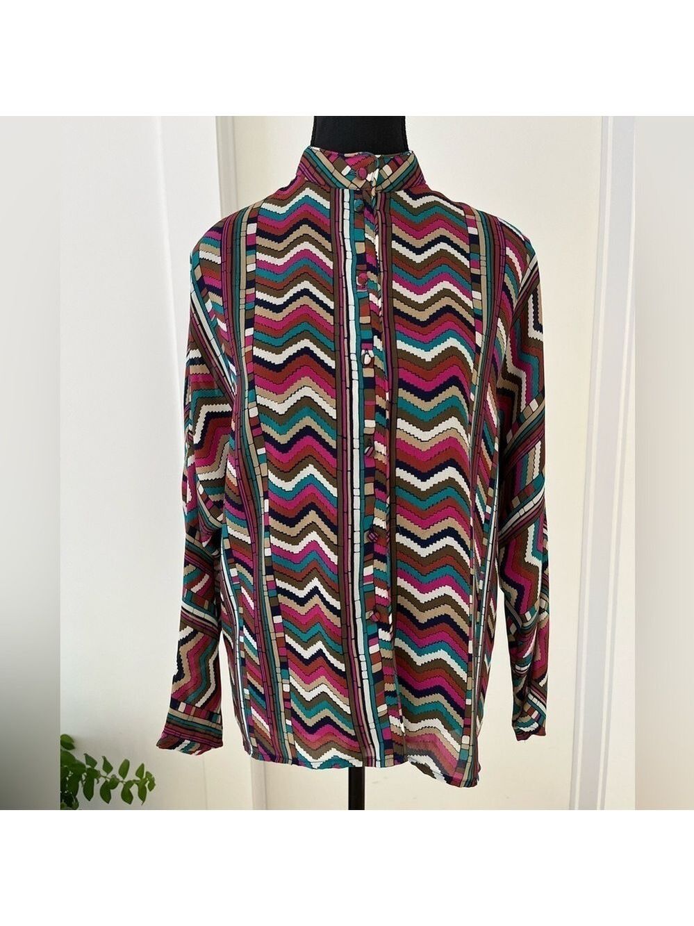 REGINA PORTER Vintage Button Front Long Sleeve Multi Colour Zig Zag Sheer Blouse